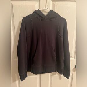 Lululemon black Alabama hoodie. size 6. Fits like a small